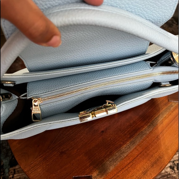 Louis Vuitton Baby Blue Capucines Baby Blue Bag - Picture 9 of 17